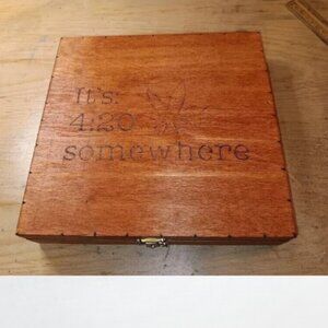 It's 420 Somewhere wood box with round break plate.